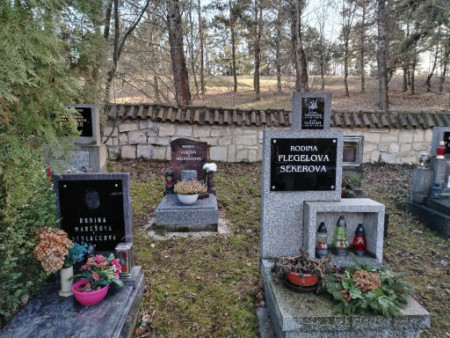 hřb Lidice Sekera.jpg